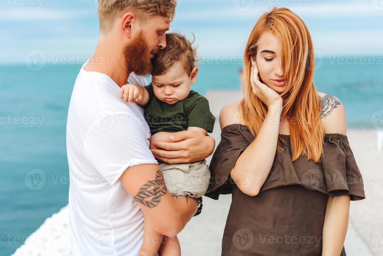 familia feliz de vacaciones foto