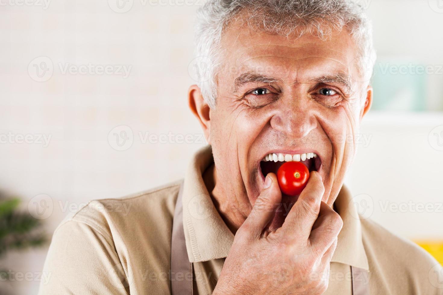 Red Cherry tomato photo