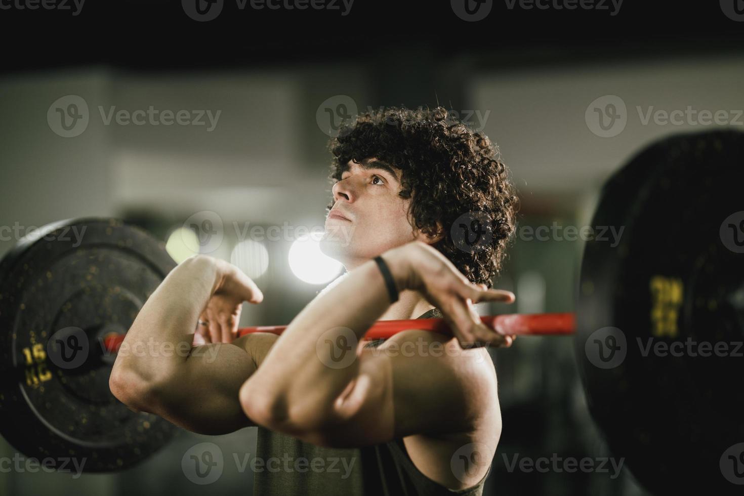 concentrado en su entrenamiento foto