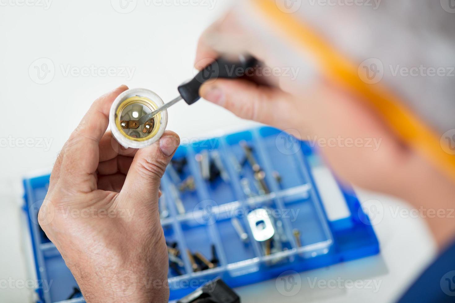Repairing Old Bulb Socket photo