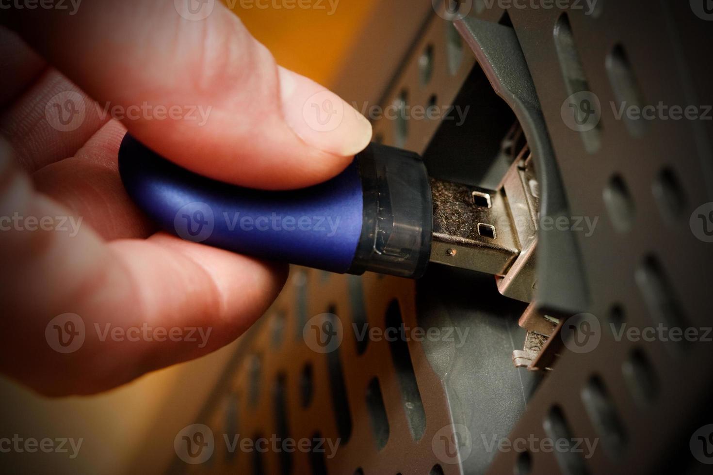 Copying data from a flash drive photo