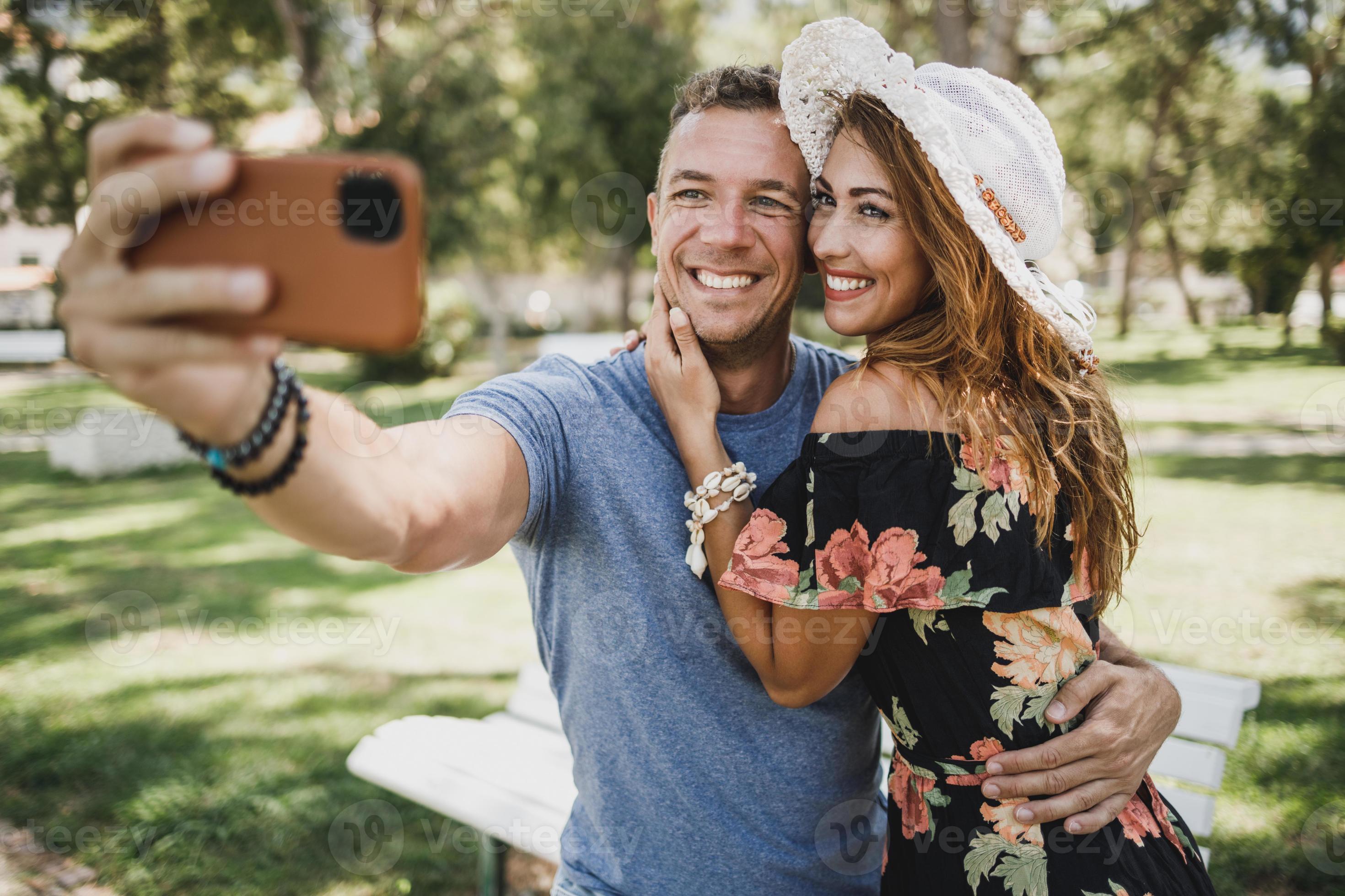 couple selfie poses for pictures｜TikTok Search-seedfund.vn