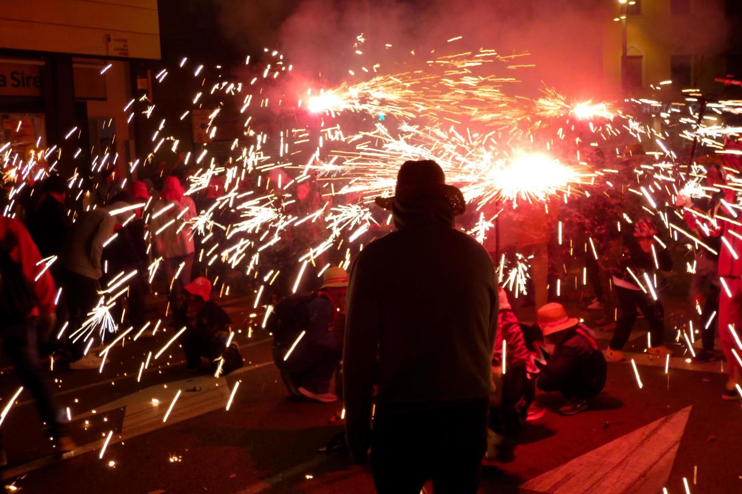 foto abstracta de diablos y fiestas de fuegos artificiales.