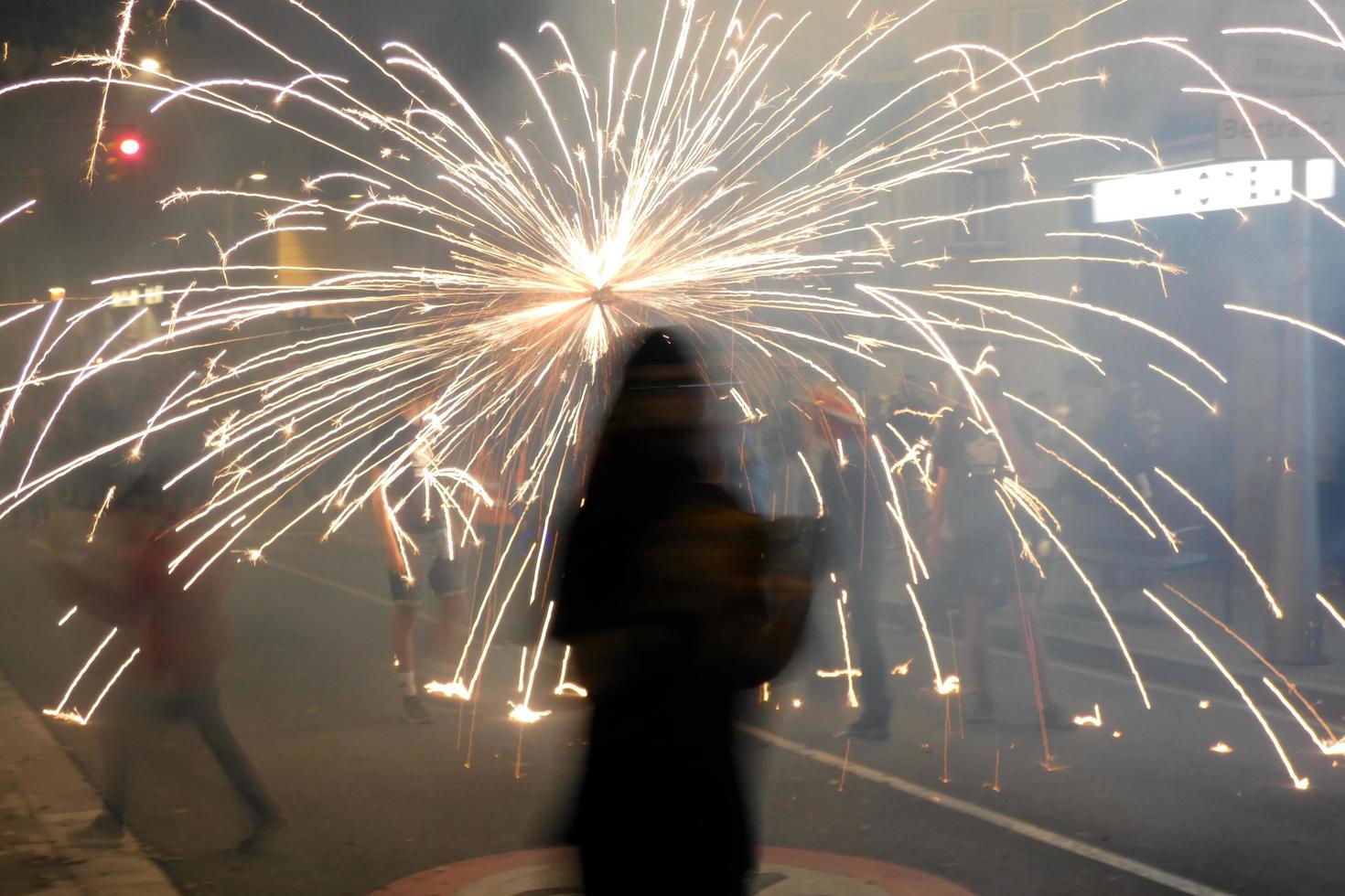 foto abstracta de diablos y fiestas de fuegos artificiales.