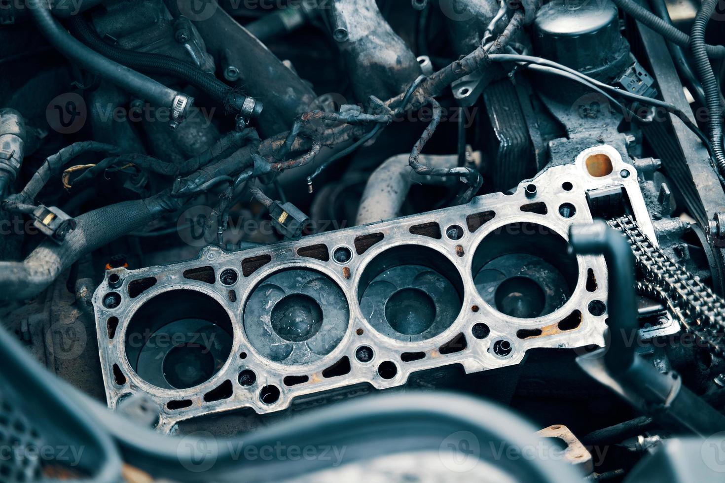 Engine, piston and cylinder block photo