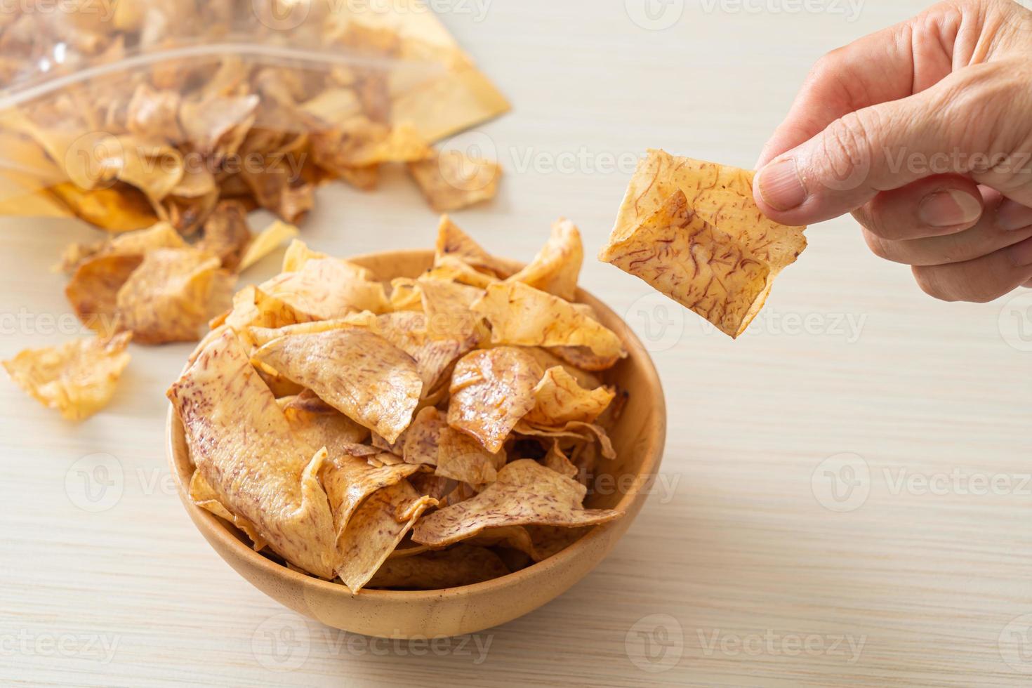 chips de taro dulce crujiente - snack foto