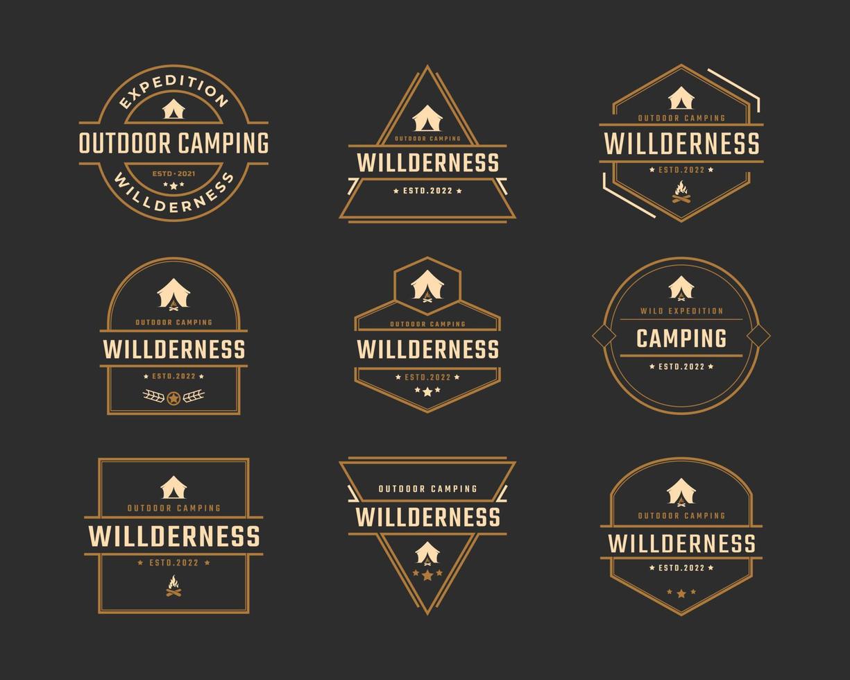 emblema de insignia retro vintage logotipo de camping de montaña con diseño de silueta de tienda estilo lineal vector