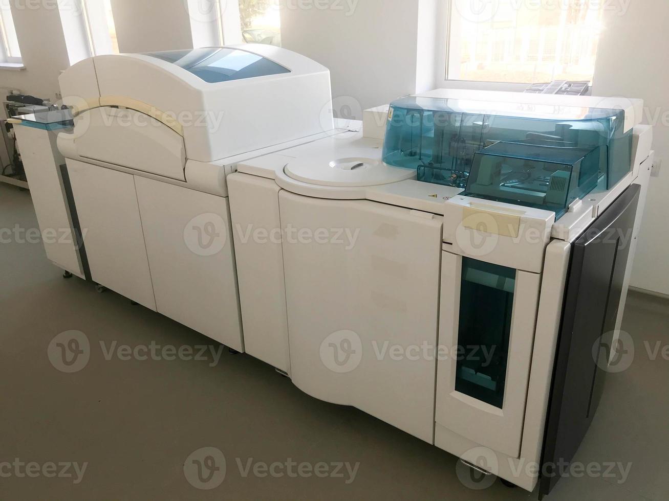 Fully automated immunochemical analyzer that uses innovative electrochemiluminescence technology. Designed for both quantitative and qualitative research oncomarkers, cardiomarkers, thyroid markers photo