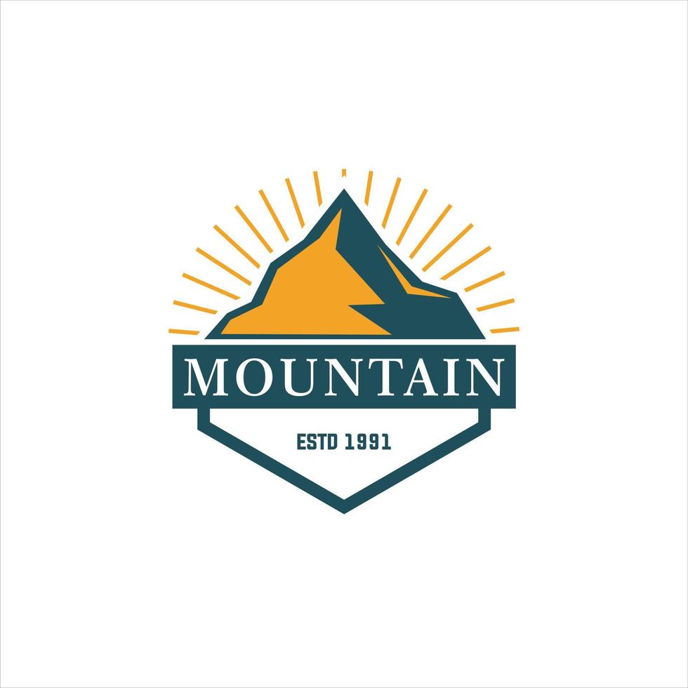 plantilla de logotipo de montaña. eps10 vectoriales vector
