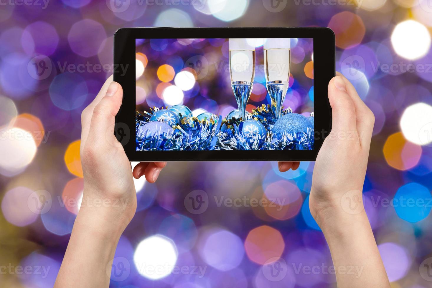 photo Christmas still life on violet background