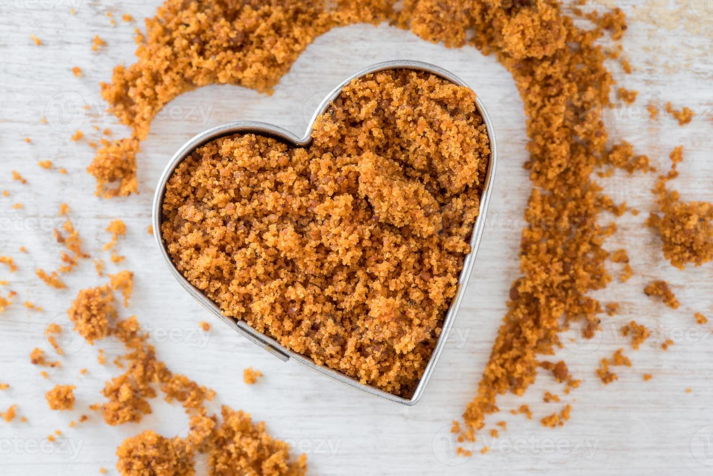 Ground Mace Seasoning in a Heart Shape photo