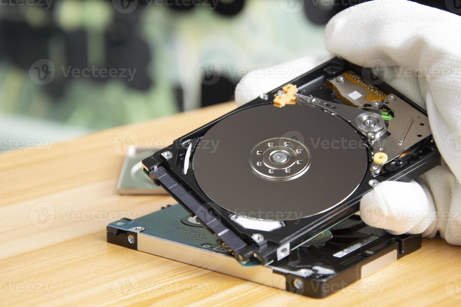 2.5-inch hard disk drive is the part that is used to store data or is called a hard disk as well. photo