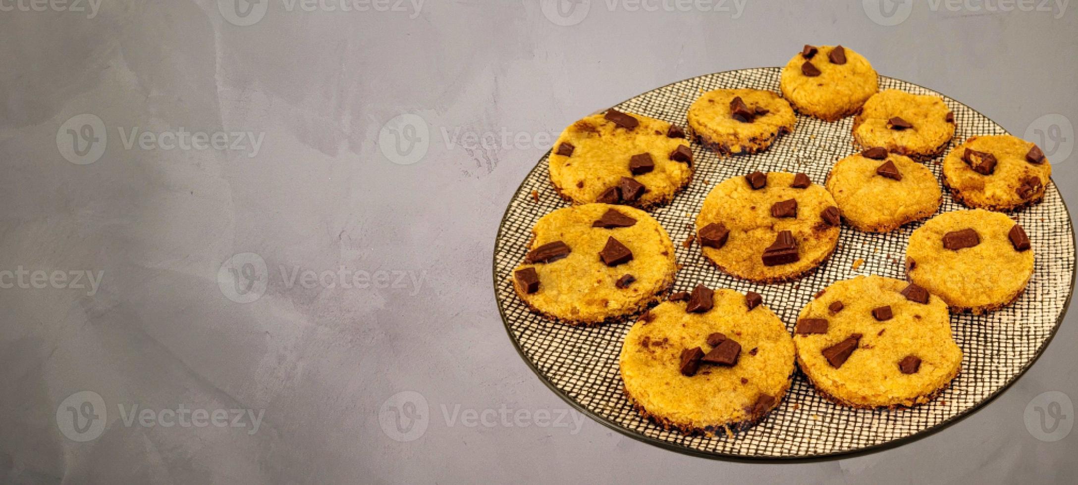 Chocolate And Vanilla Cookies