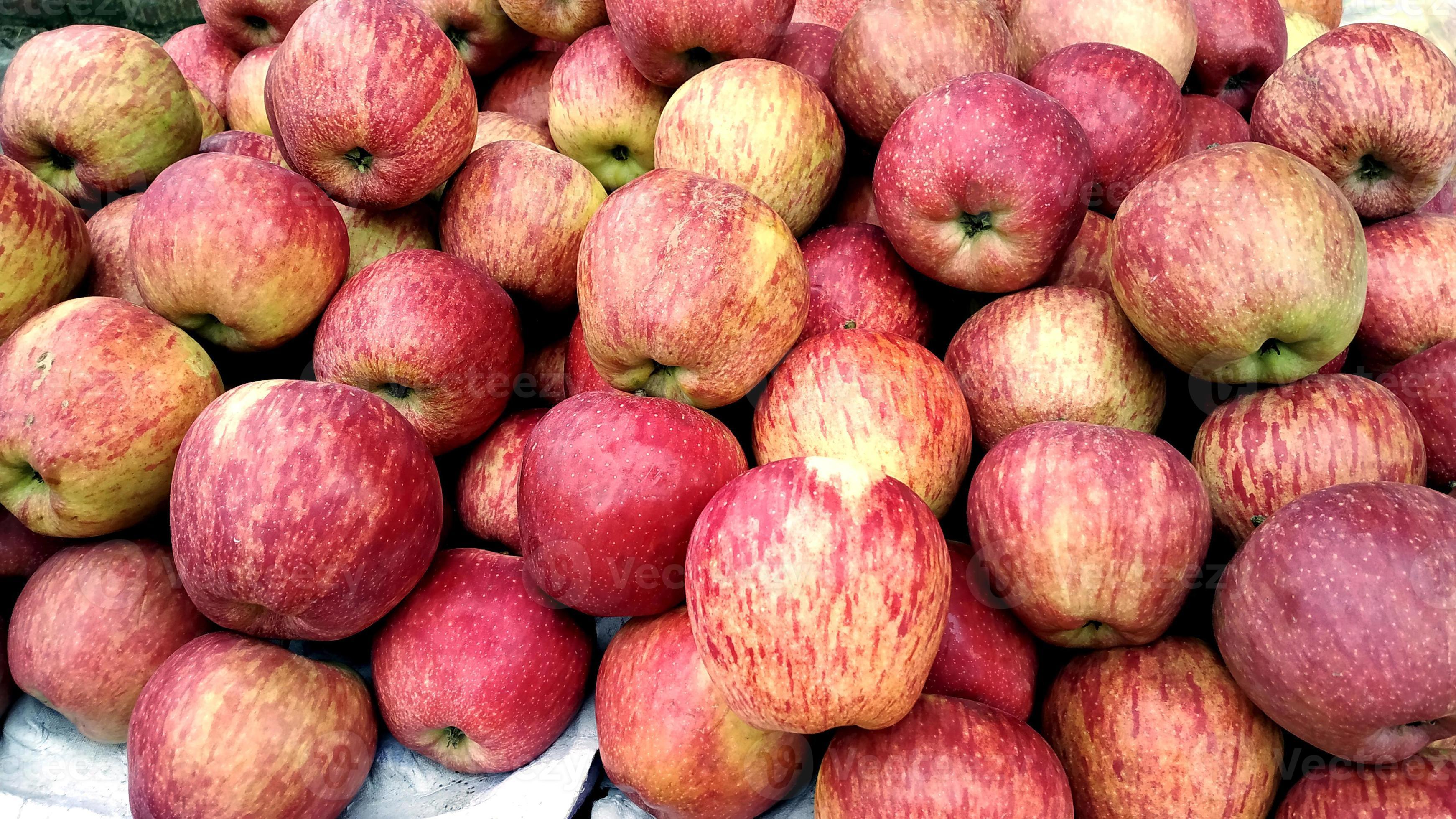 Fresh Apple Fruit, Indian