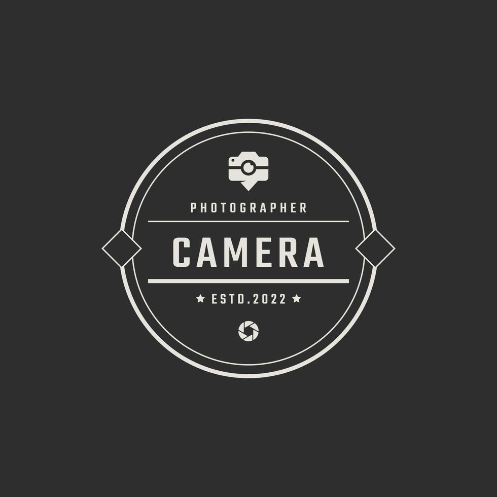 vintage retro insignia emblema fotógrafo foto cámara icono logotipo diseño estilo lineal vector