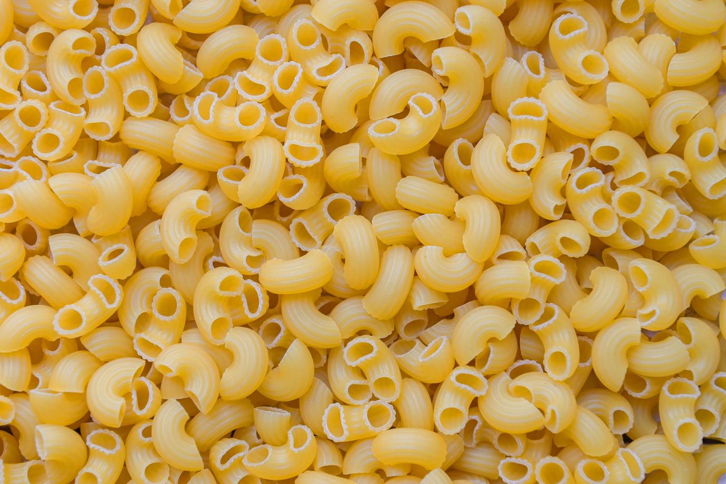 Raw macaroni