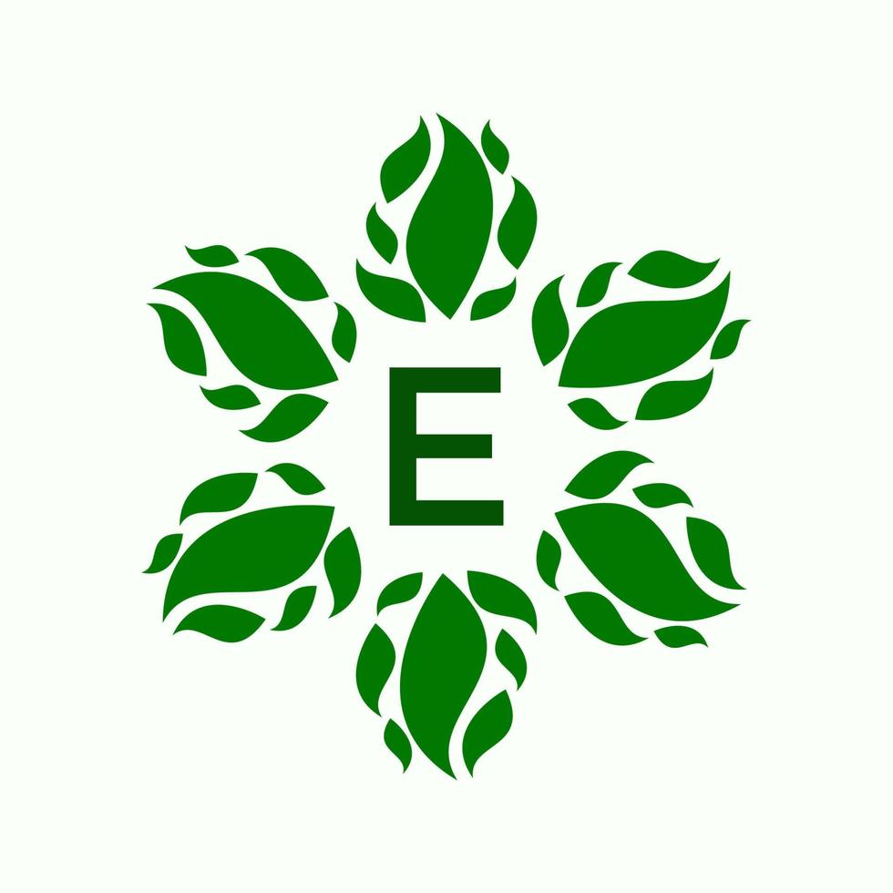 diseño de logotipo de letra e y hoja vector