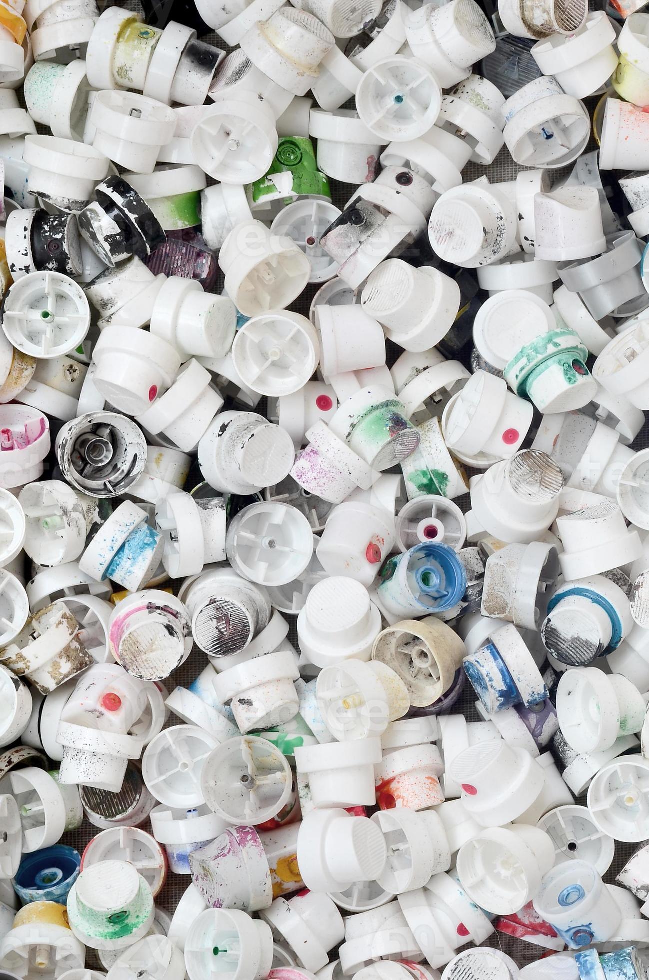Spray store paint nozzles