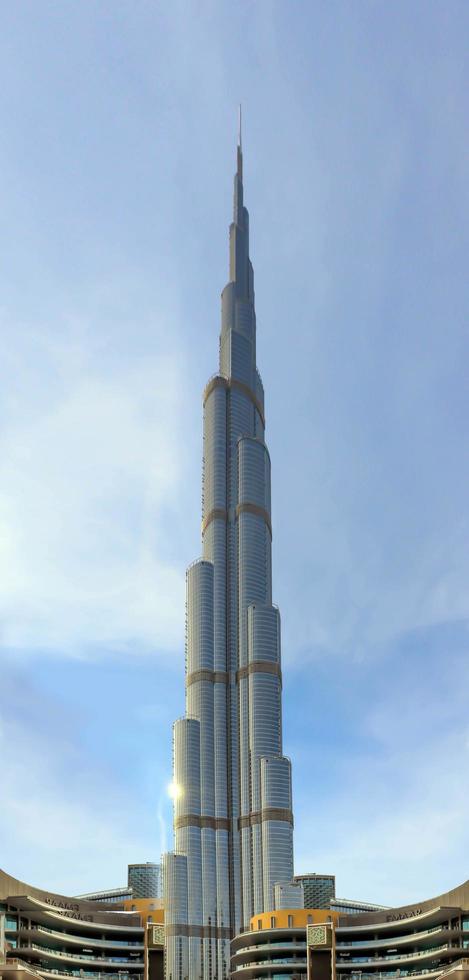 dubai, emiratos árabes unidos 25 de diciembre de 2018 burj khalifa. edificio de arquitectura horizonte de dubai. vista aérea de la ciudad de los emiratos árabes unidos. foto