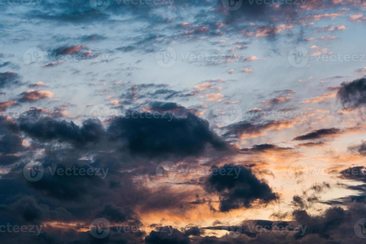 foto del atardecer tomada desde el techo de mi casa.