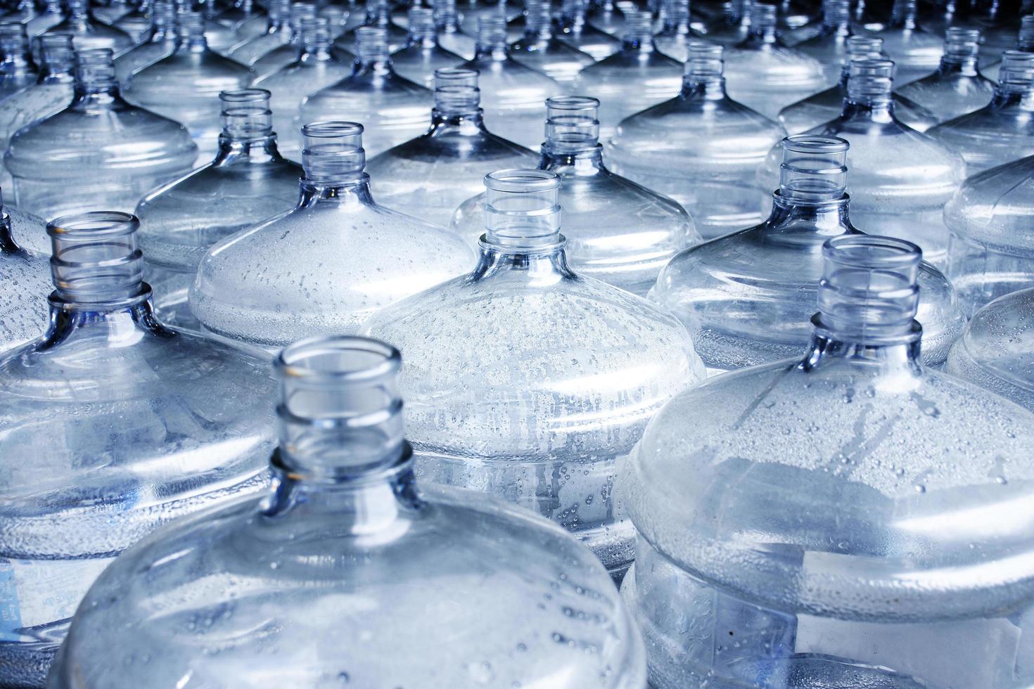 patrón de botella de agua de plástico de 19 litros foto
