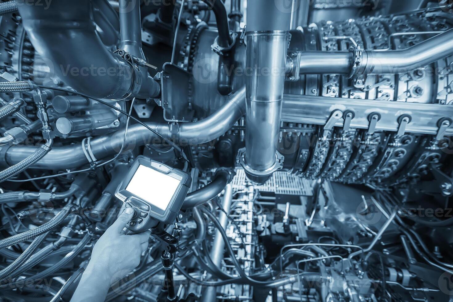 Inspection of a gas turbine engine using a Video Endoscope. Search for