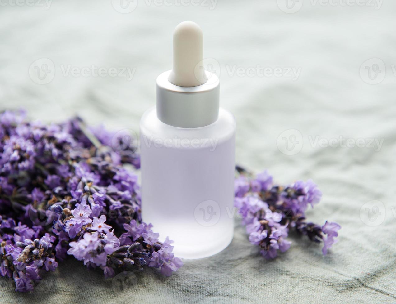 aromaterapia lavanda sal de baño y aceite de masaje foto