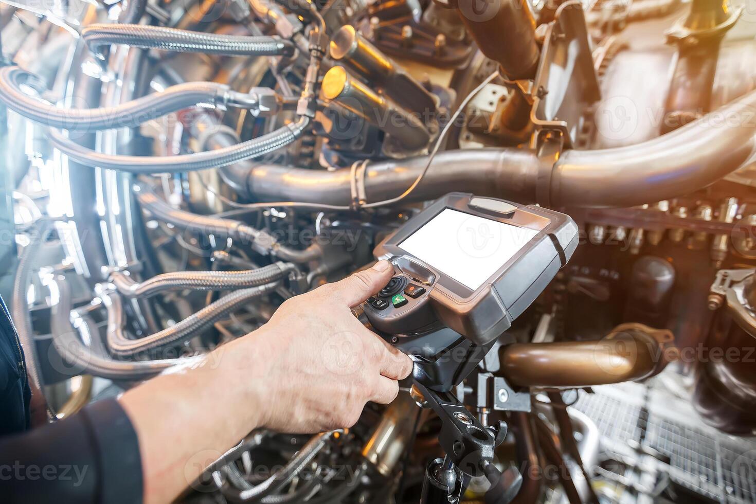 Inspection of a gas turbine engine using a Video Endoscope. Search for