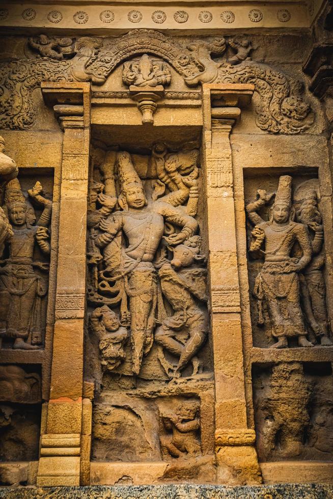 Beautiful Pallava architecture and exclusive sculptures at The Kanchipuram Kailasanathar temple, Oldest Hindu temple in Kanchipuram, Tamil Nadu - best archeological sites in South India photo