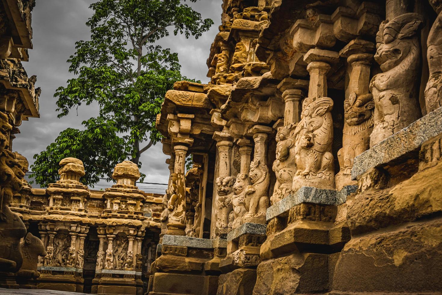 Beautiful Pallava architecture and exclusive sculptures at The Kanchipuram Kailasanathar temple, Oldest Hindu temple in Kanchipuram, Tamil Nadu - best archeological sites in South India photo