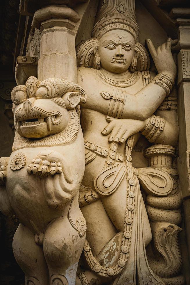 hermosa arquitectura pallava y esculturas exclusivas en el templo kanchipuram kailasanathar, el templo hindú más antiguo de kanchipuram, tamil nadu - los mejores sitios arqueológicos del sur de la india foto