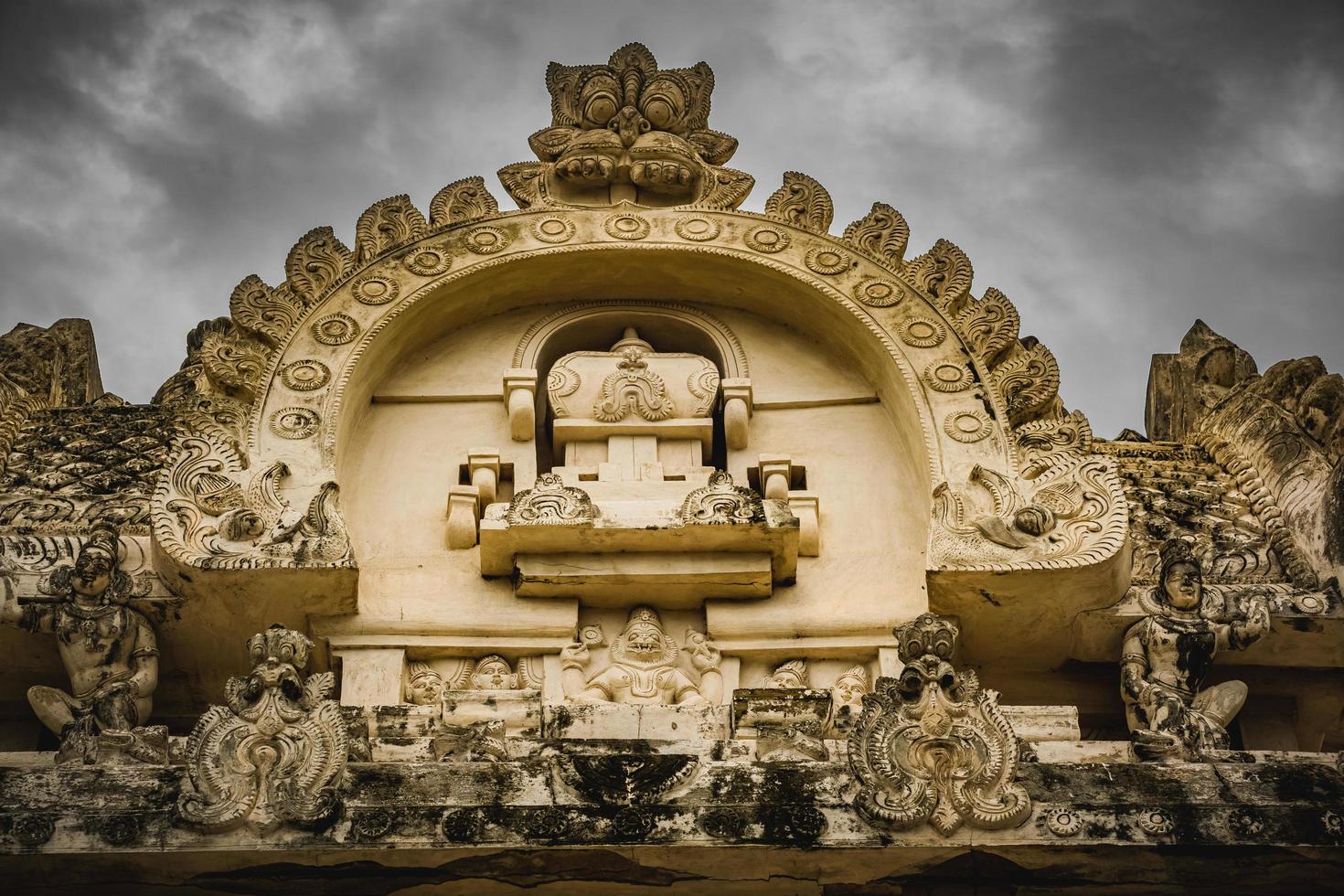 Beautiful Pallava architecture and exclusive sculptures at The Kanchipuram Kailasanathar temple, Oldest Hindu temple in Kanchipuram, Tamil Nadu - best archeological sites in South India photo