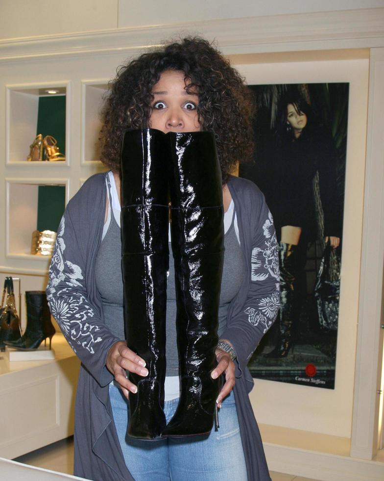 Kym Whitley shopping for shoes and purses in Sherman Oaks, CA on October 9, 2008 photo