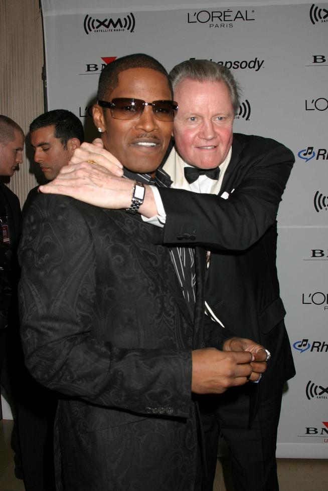 jamie foxx jon voight clive davis fiesta anual pre-grammy beverly hilton hotel beverly hills, ca 7 de febrero de 2006 foto