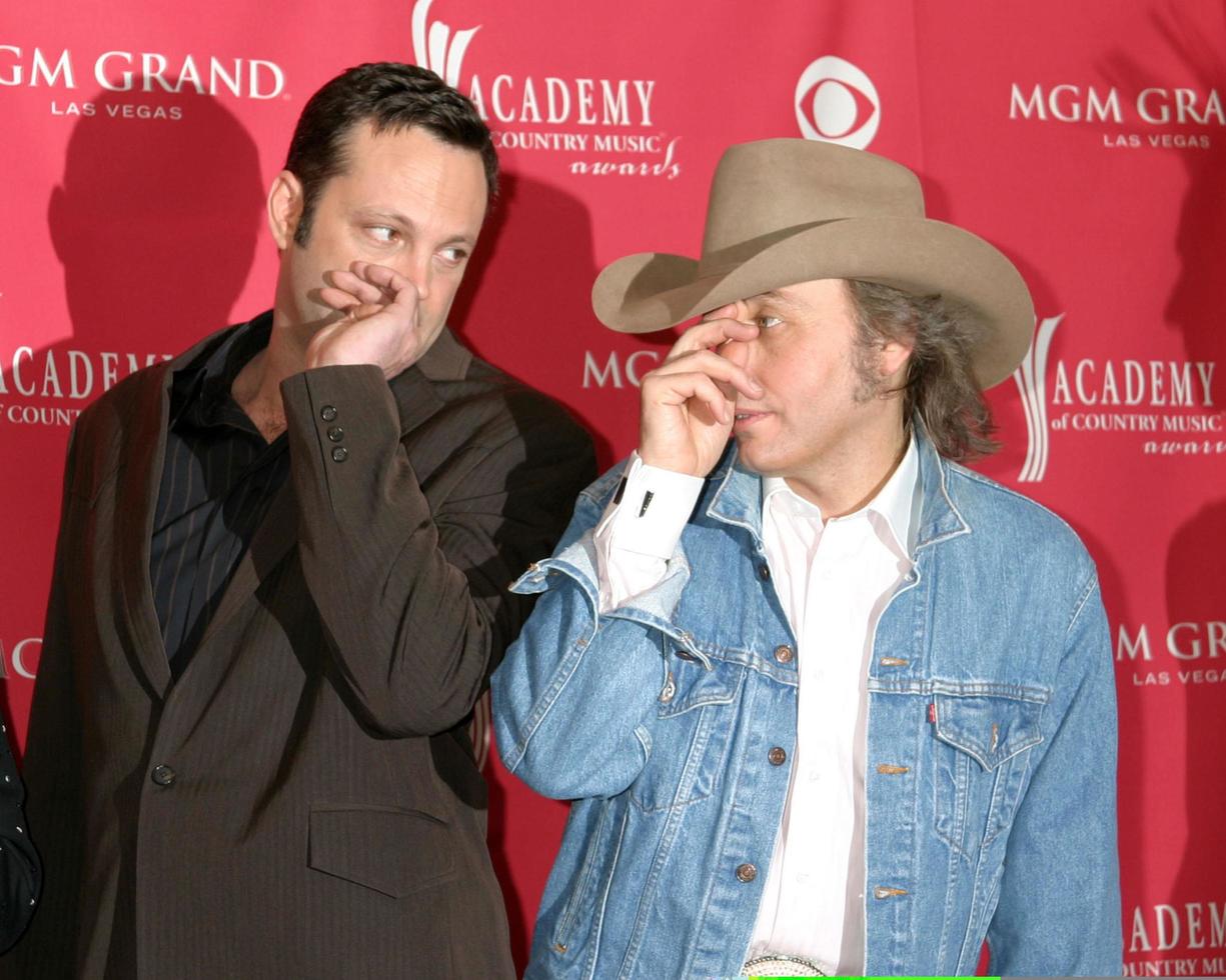Vince Vaughn, Dwight Yoakam, Press Room MGM Garden Arena Las Vegas, NV May 23, 2006 photo