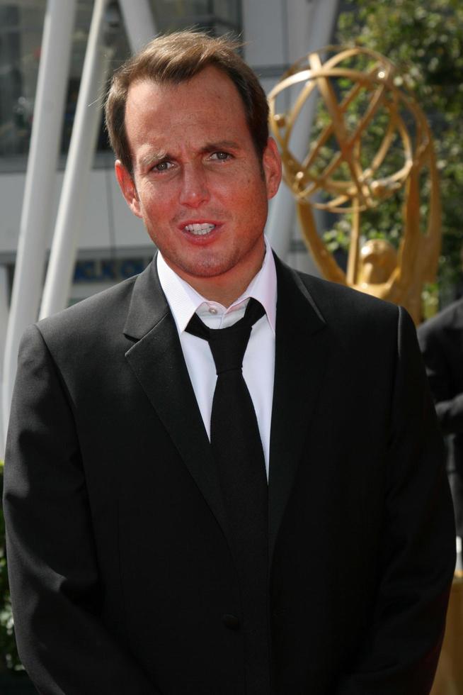 will arnett llegando a los premios emmy creativos en horario estelar en el teatro nokia, en los angeles, ca el 13 de septiembre de 2008 foto