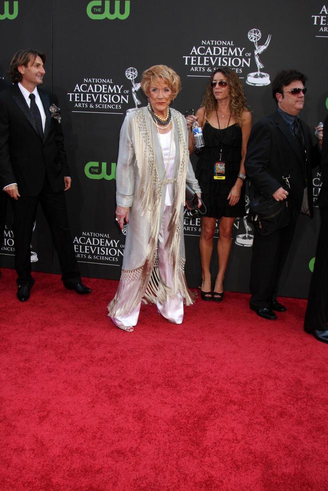 Jeanne Cooper arriving at the Daytime Emmys at the Orpheum Theater in Los Angeles, CA on August 30, 2009 photo