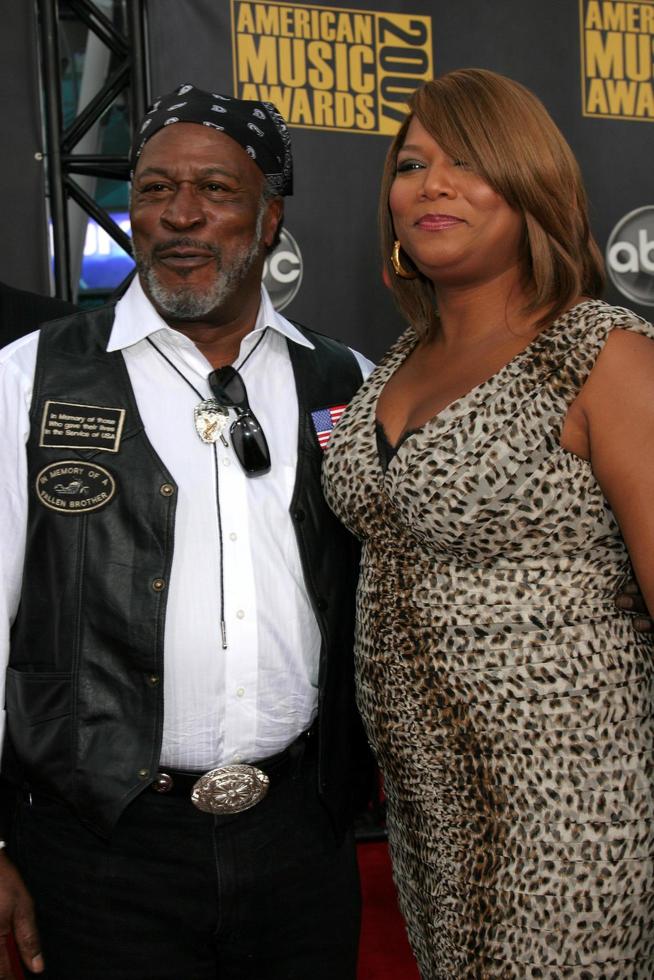 John Amos paying homage to Queen Latifah American Music Awards 2007 Nokia Theater Los Angeles, CA November 18, 2007 2007 photo