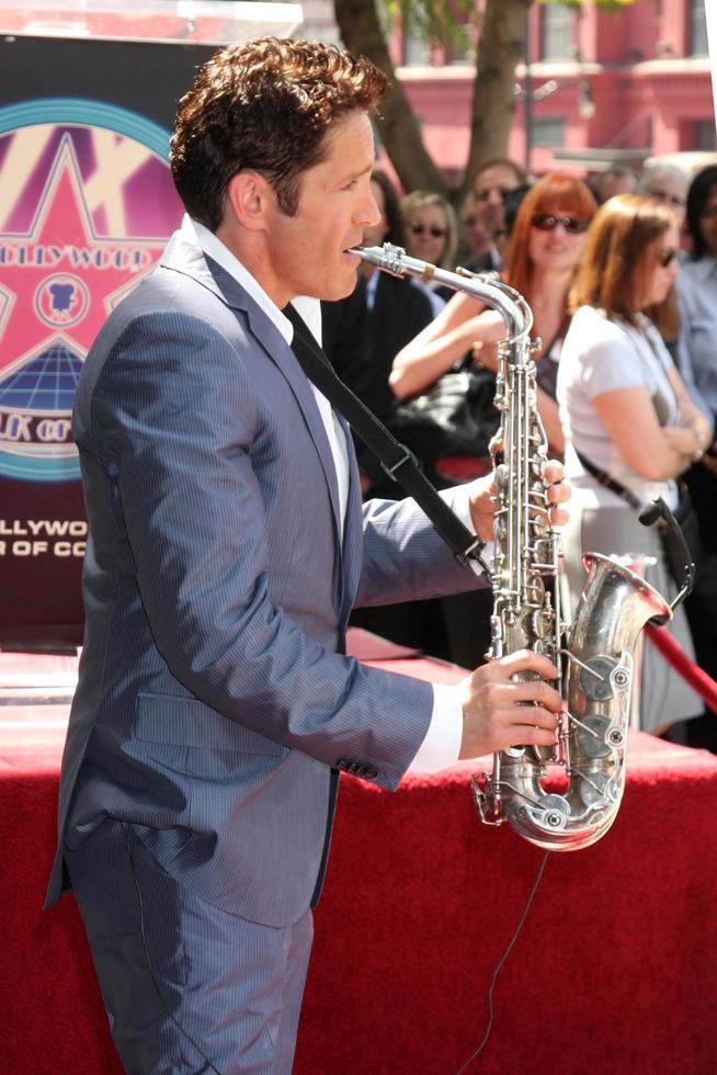 Dave Koz at the Hollywood Walk of Fame Star Ceremony honoring Dave Koz Capital Building in Hollywood Los Angeles, CA September 22, 2009 photo