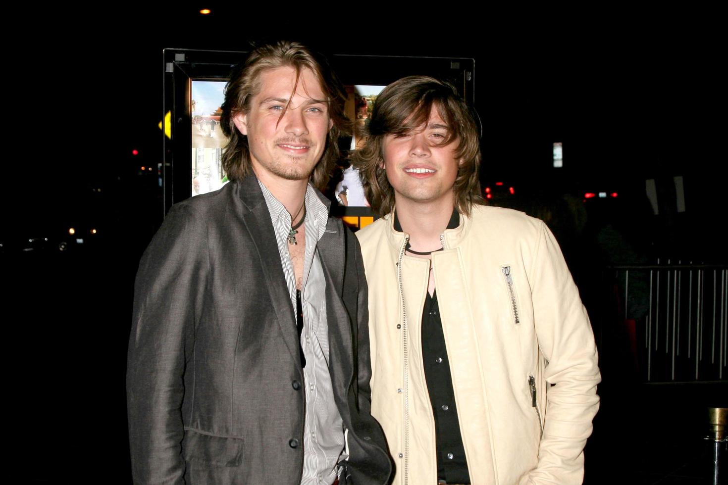 Taylor and Zac Hanson Darfur Now Screening Director s Guild of Ameria Los Angeles, CA October 30, 2007 2007 photo