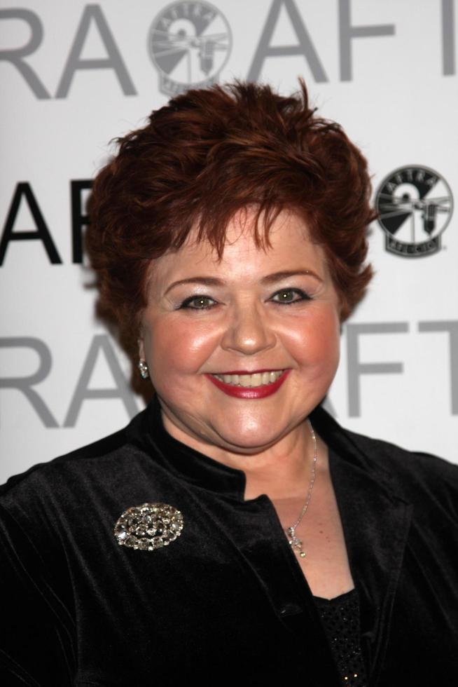 patrika darbo llegando a los premios de excelencia de medios y entretenimiento aftra amees en el hotel biltmore en los angeles, ca el 9 de marzo de 2009 foto