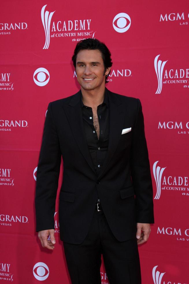 joe nichols llegando a la 44a academia de premios de música country en el mgm grand arena en las vegas, nv el 5 de abril de 2009 foto