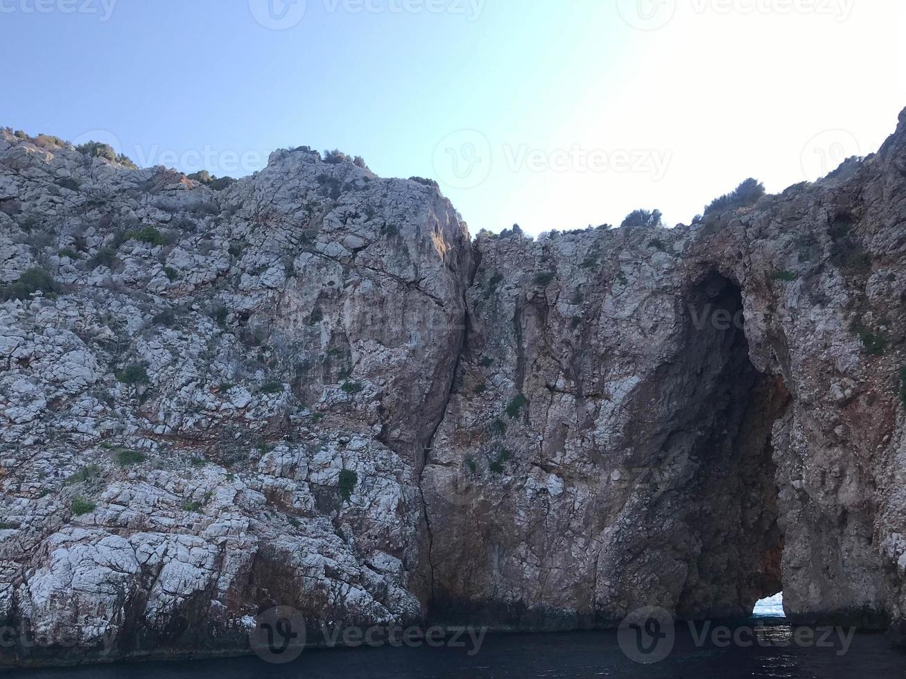 cuevas azules en la isla de zakynthos - grecia foto