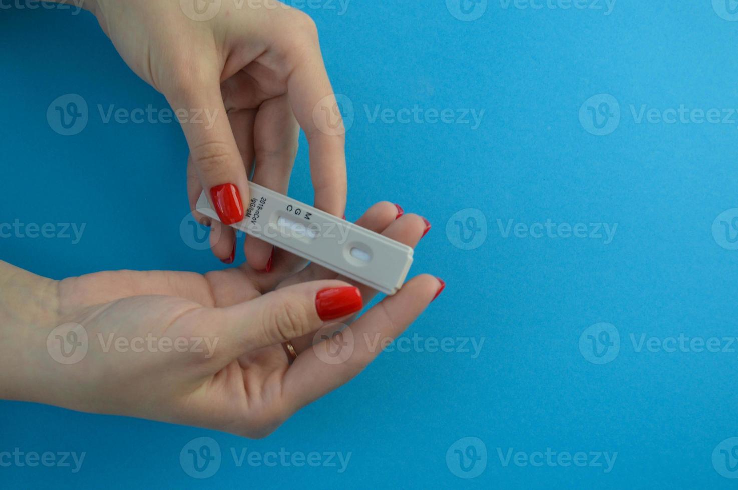 A negative result on a COVID-19 IgG and IgM rapid antibody test photo