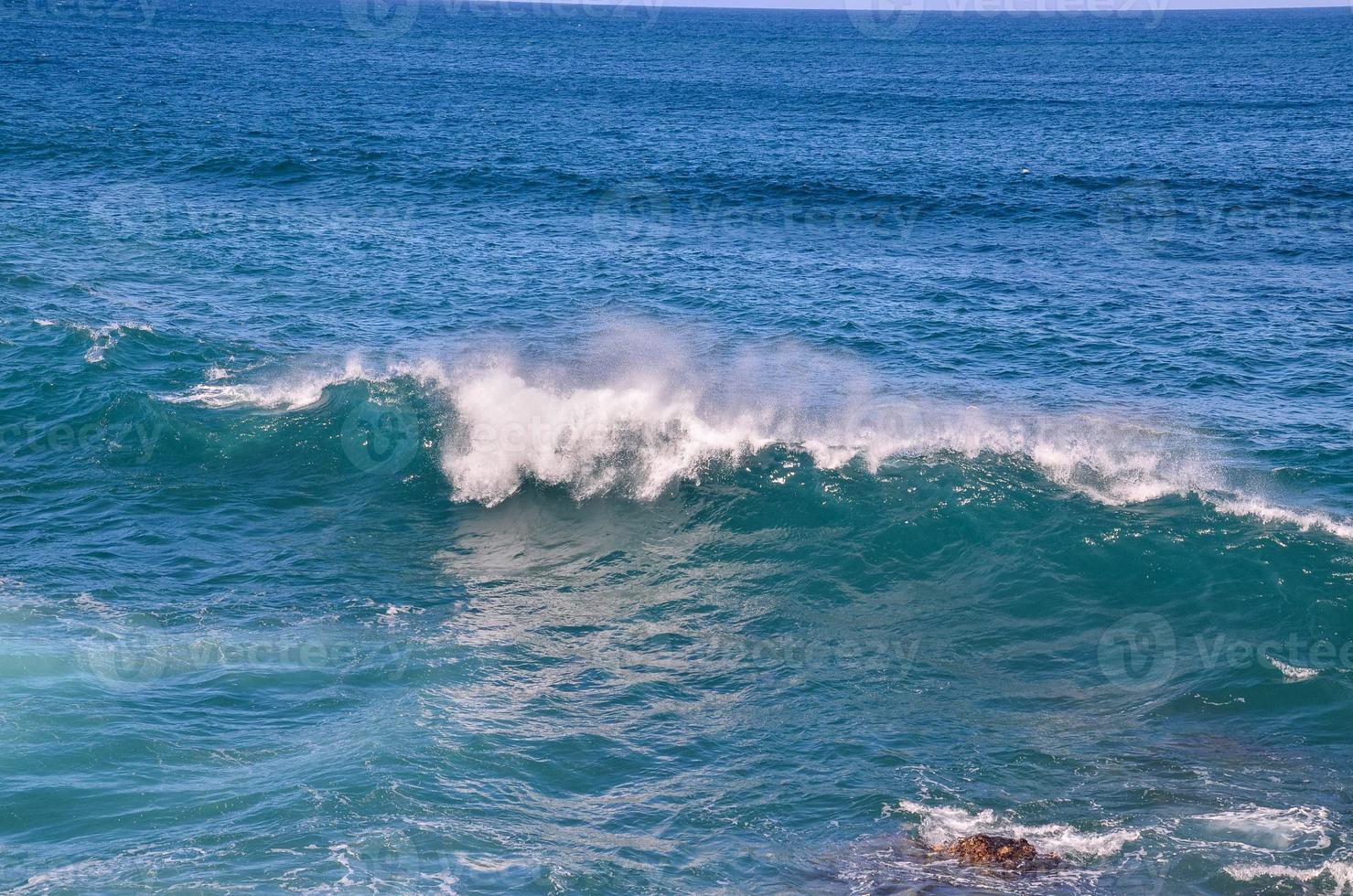 Huge sea waves photo