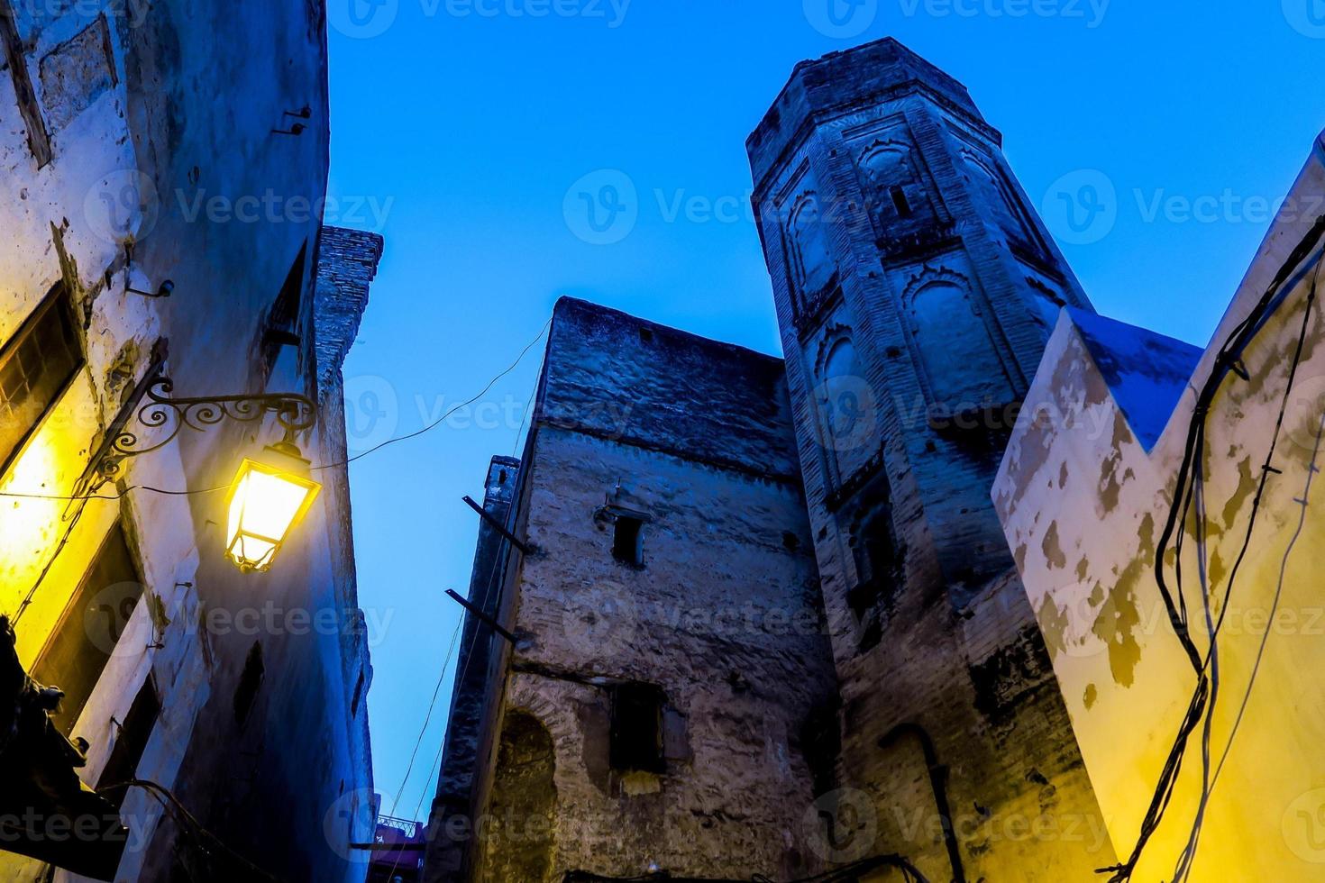 vista de la calle de noche foto