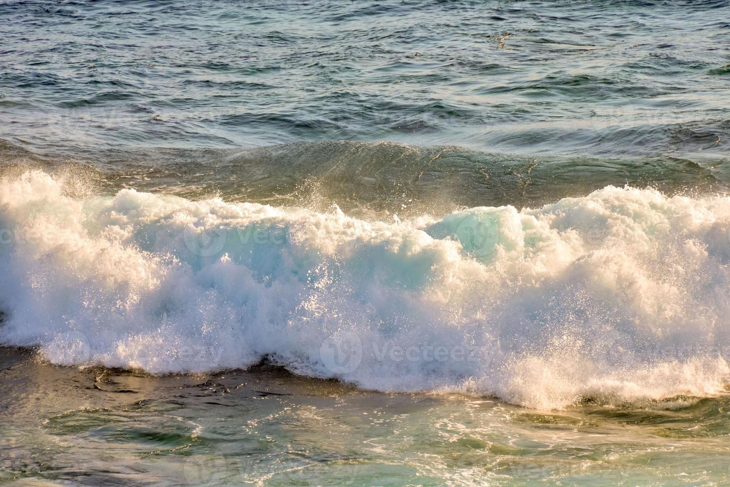 Huge sea waves photo