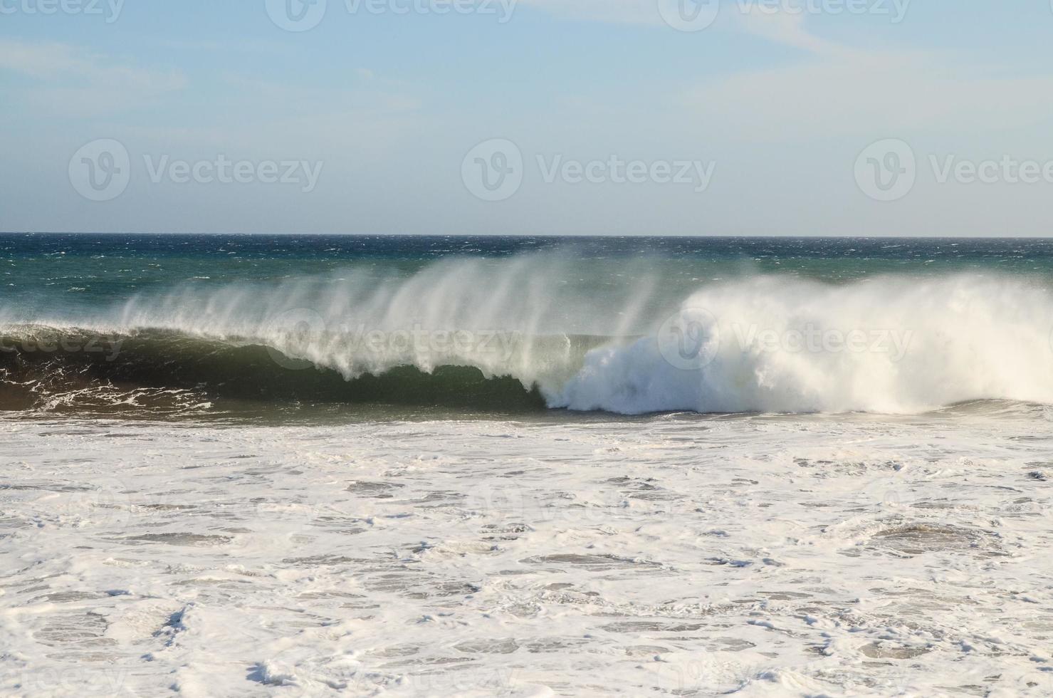 Huge sea waves photo