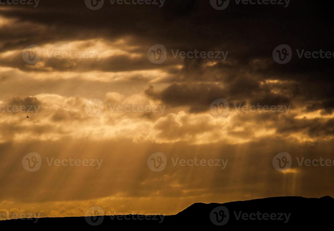 cielo colorido al atardecer foto