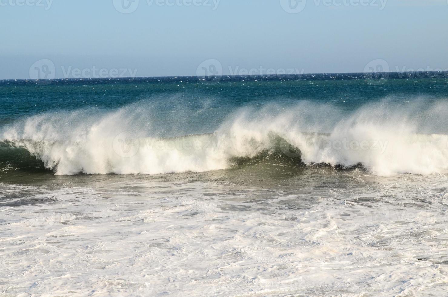 Huge sea waves photo